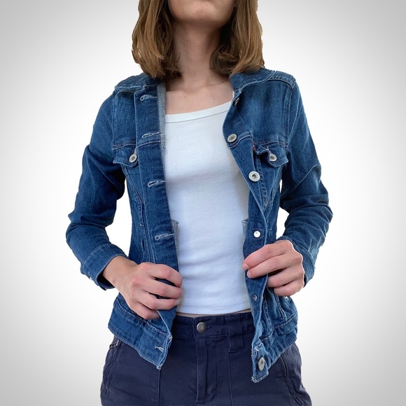 Levi's Denim Jean Jacket (Levi's Trucker Jacket) - Picture 2 of 7